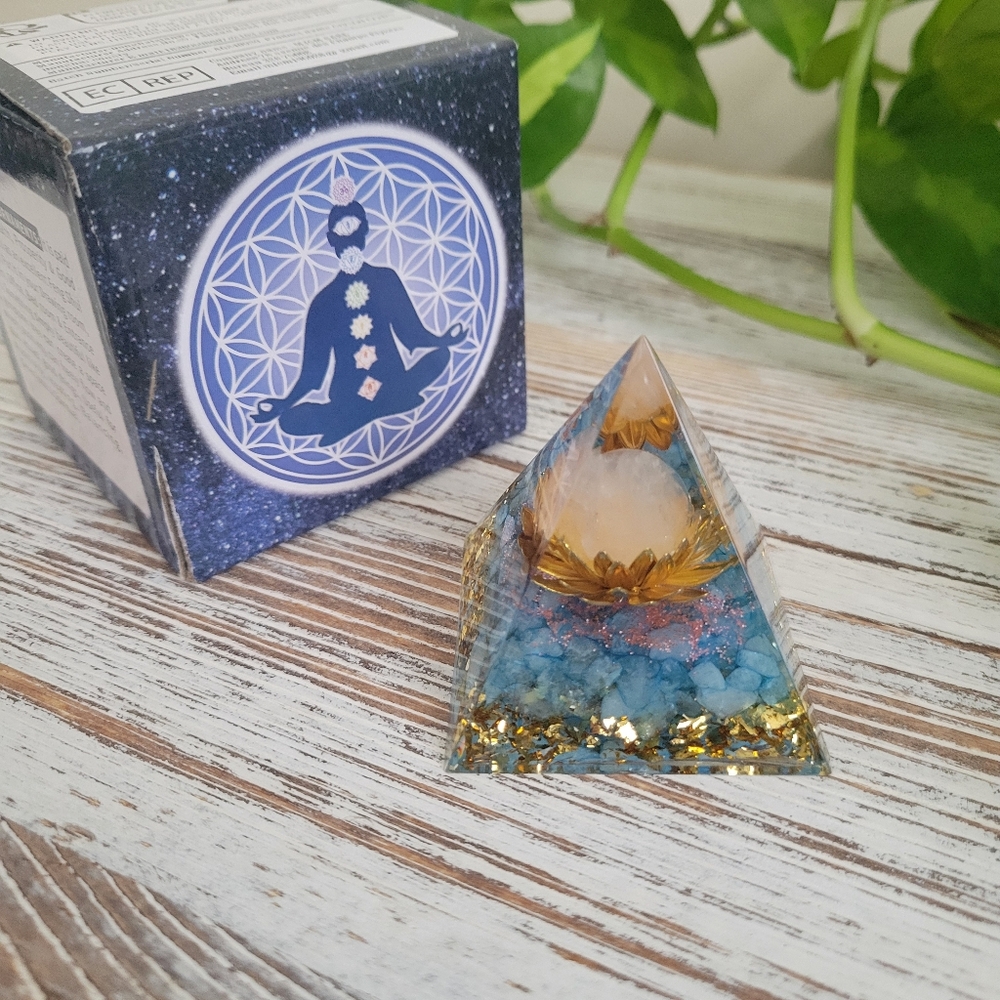 NEW lotus crystal orgone positive energy pyramid - Picture 2 of 10